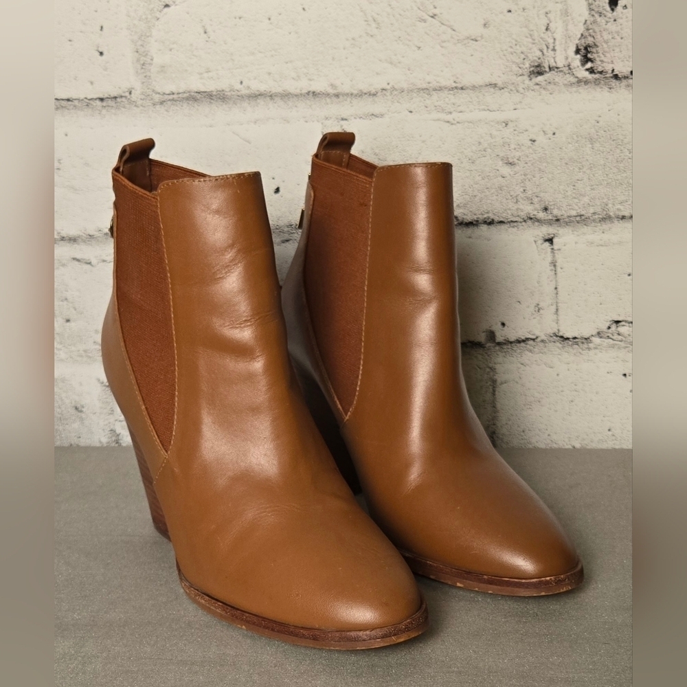 Michael Kors Leather Chelsea Ankle Boots Brown Block Heel Size 7 - Picture 2 of 12